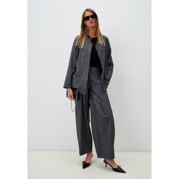 Pantaloni in grigio