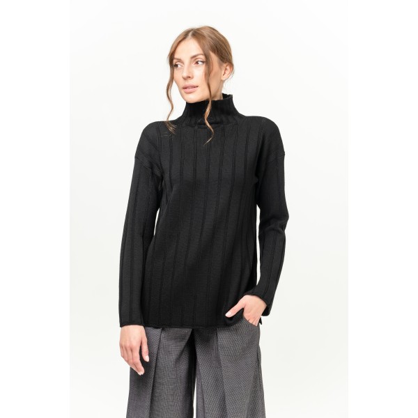 8121 600	Black