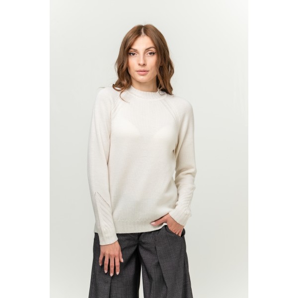 8247 24411 White